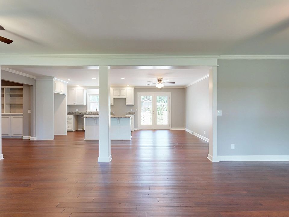 1st image of 114 Hilltop Dr