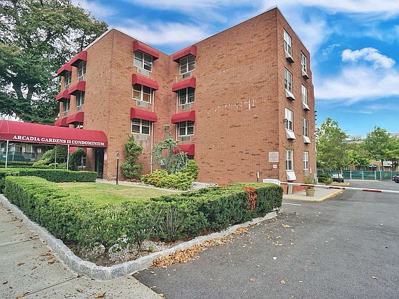 3rd image of 999 Forest Ave APT 4B