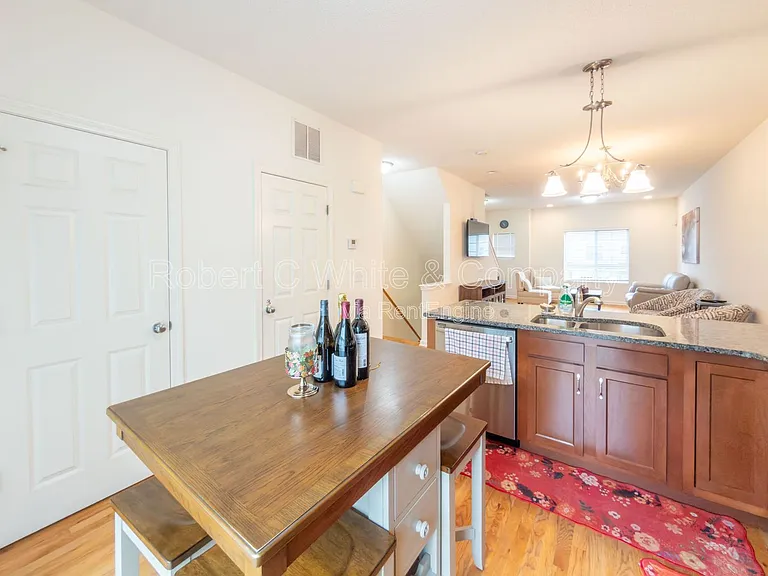 219 Pepin Pl — Photo 6