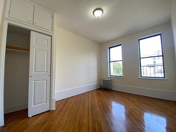 5th image of 260 Gates Ave APT 4A