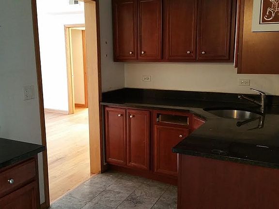 4th image of 2500 W Diversey Ave #3