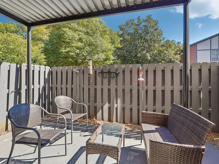 6851 Roswell Rd #F1 — Photo 24