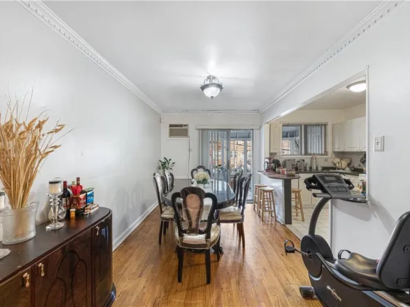 1931 East 52nd Street image 5 of 21