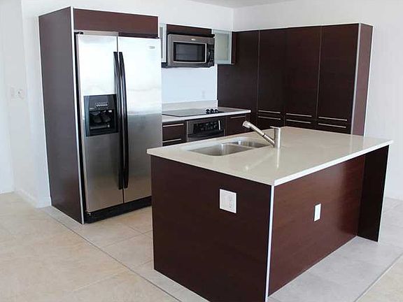 4th image of 1800 N Bayshore Dr 15 #15