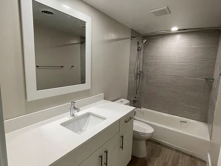 Hillside Apartments — Photo 9