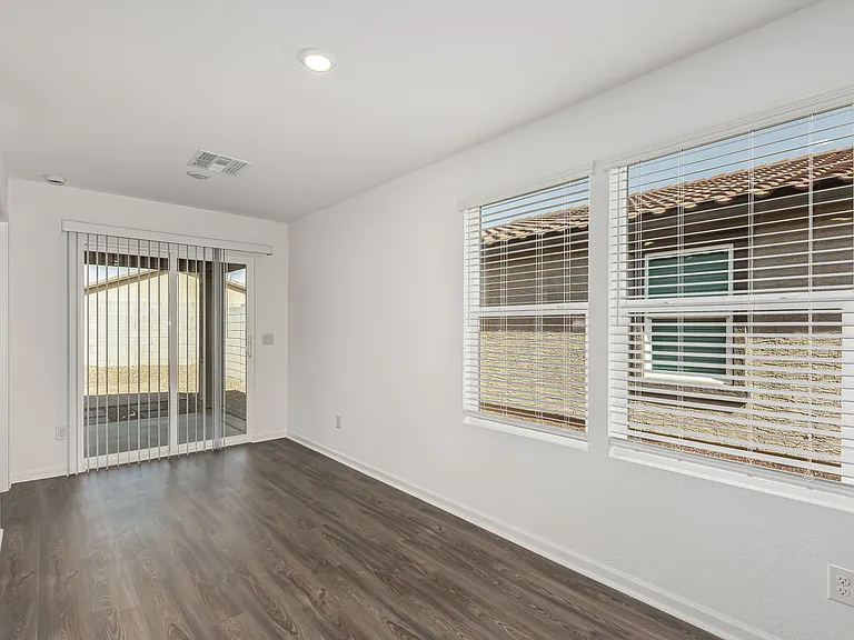 1402 E Peggy Dr — Photo 8