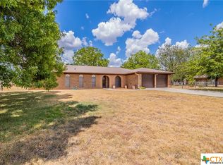 302 Cardinal Ln, Burnet, TX 78611