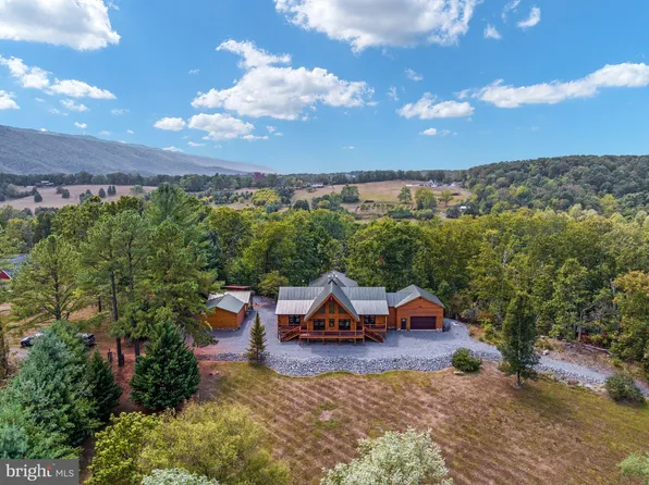 395 Fox Ridge Dr, Strasburg, VA 22657