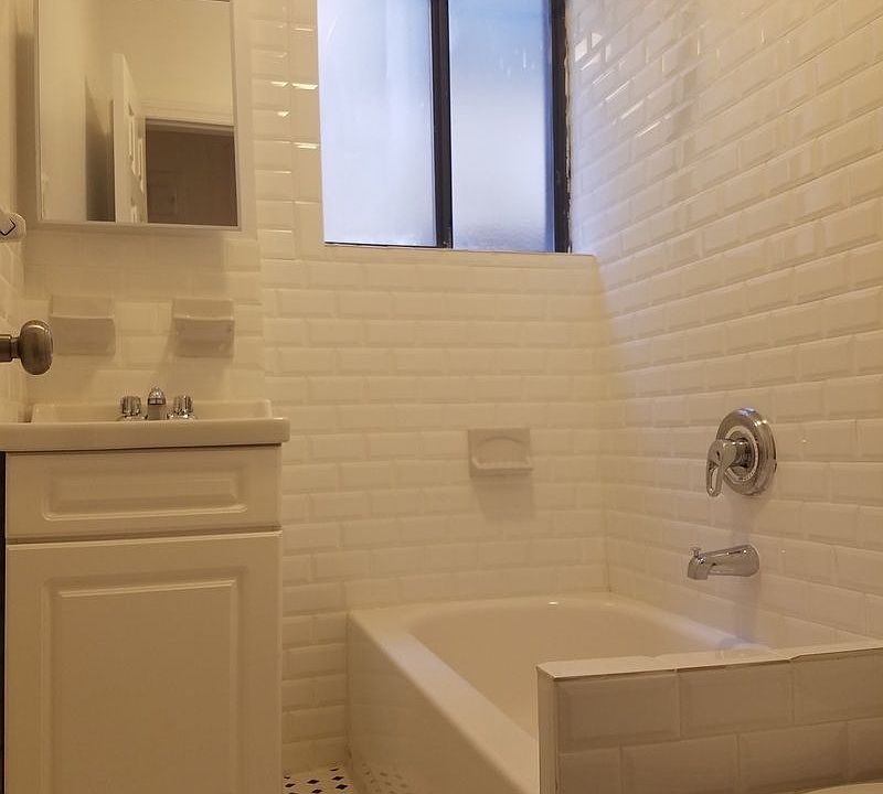 1st image of 300 W 49th St APT 610