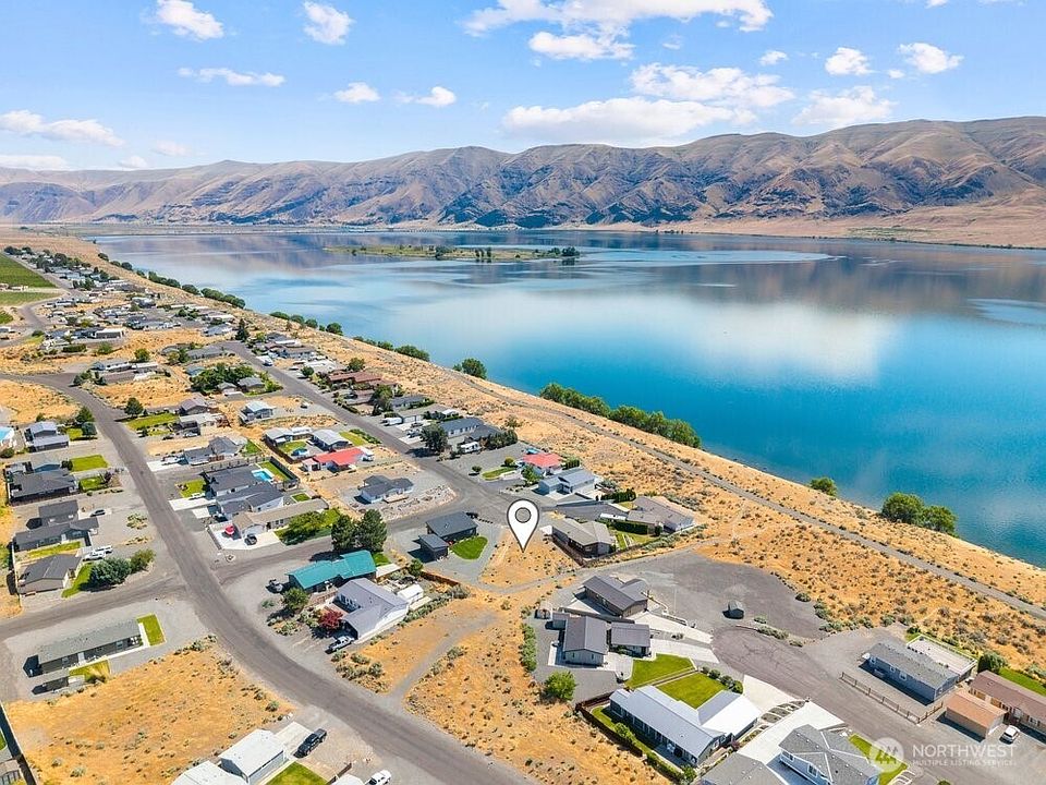 1st image of 407 Island View SW