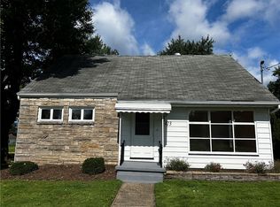 423 Flower Ave, Grove City, PA 16127