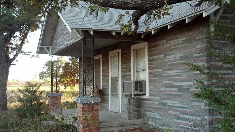 2nd image of 4196 W Highway 114