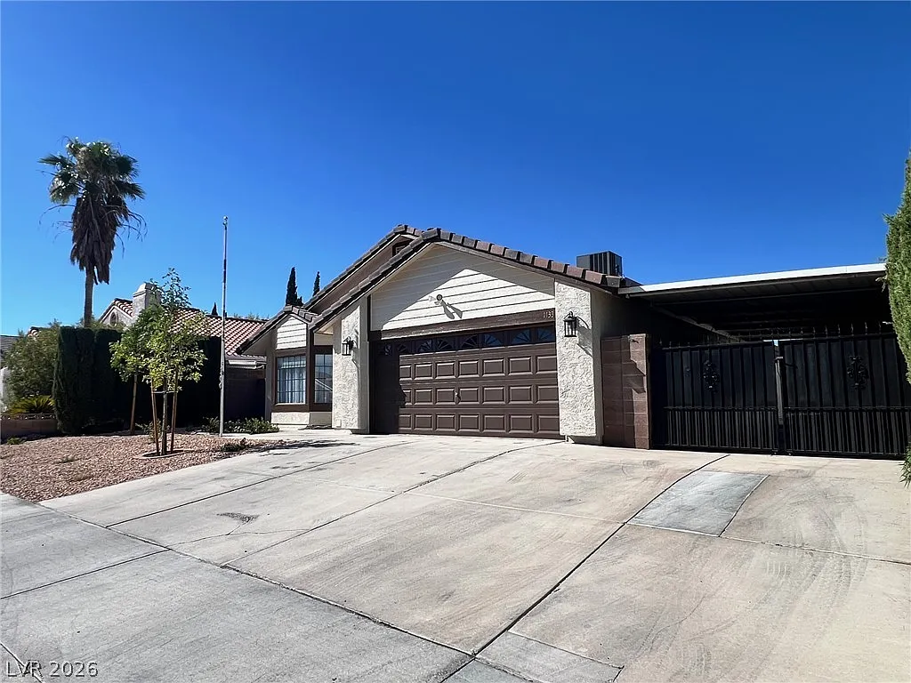 4 bed, 2.0 bath, 1876 sqft, $2,650 — Photo 2