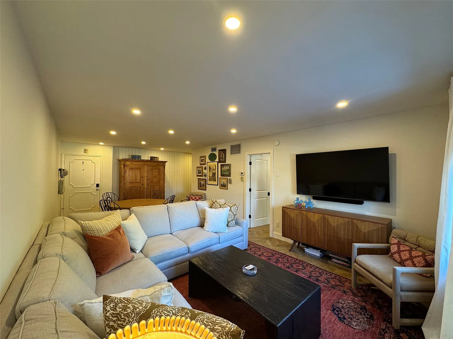 1 bed, 1.0 bath, 750 sqft, $1,800 — Photo 2