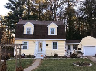 2 Meadowbrook Rd, Southbridge, MA 01550