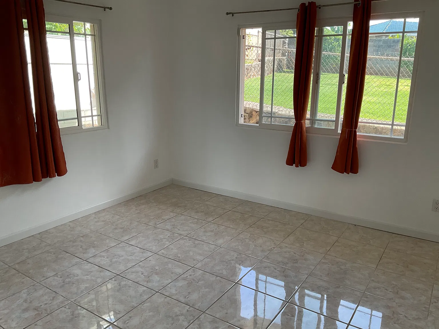 3 bed, 2000 sqft, $2,600 — Photo 3