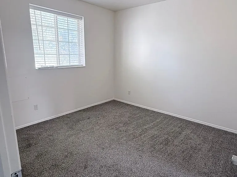 975 E 170 N — Photo 25