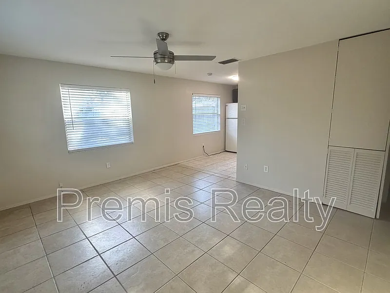 2 bed, 1.0 bath, 720 sqft, $1,595 — Photo 3