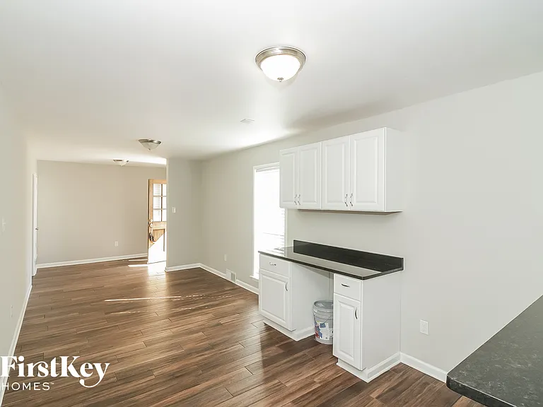 7650 Charstone Dr — Photo 5