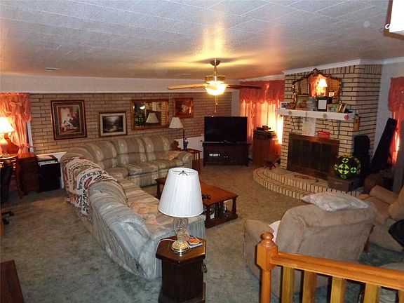 3rd image of 207 Joffrion St