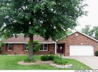 2711 Bryden Ct, Alton, IL 62002