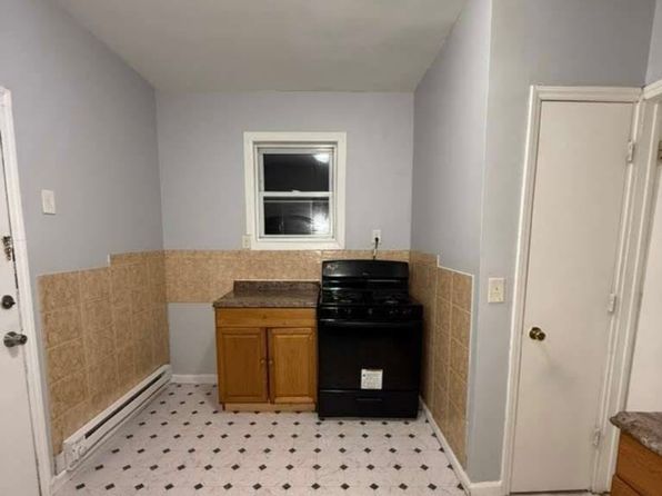 57 Mountainview Ave #3A