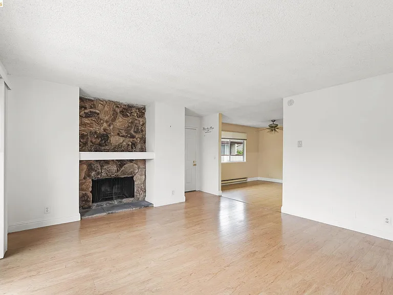 981 Cheryl Ann Cir #40 — Photo 2