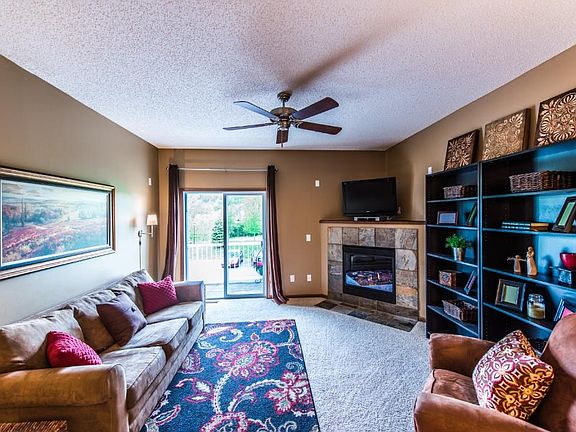 Living Room with Gas Fireplace and access to the 6x19 Deck