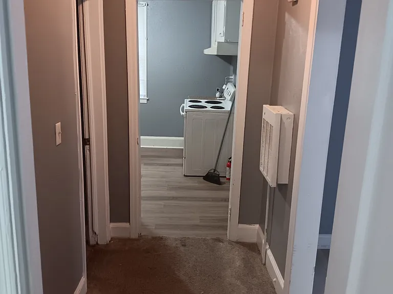 121 Coker St — Photo 6