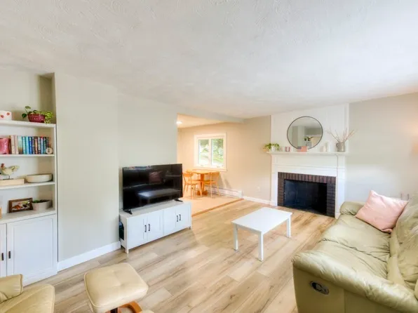 154 Boylston St, Shrewsbury, MA 01545