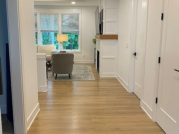 Entering home/Foyer
