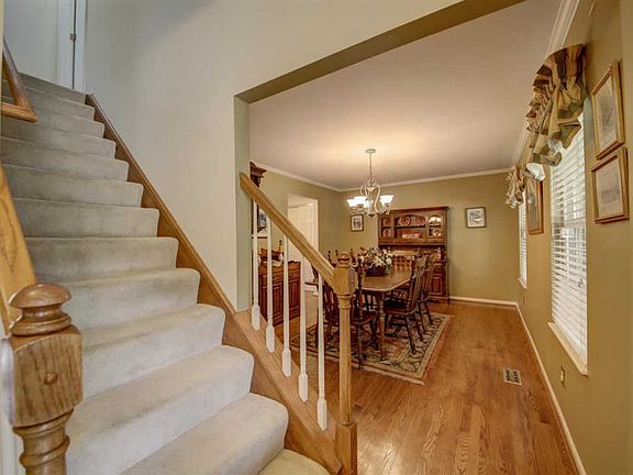 4th image of 1645 Woodfield Ct
