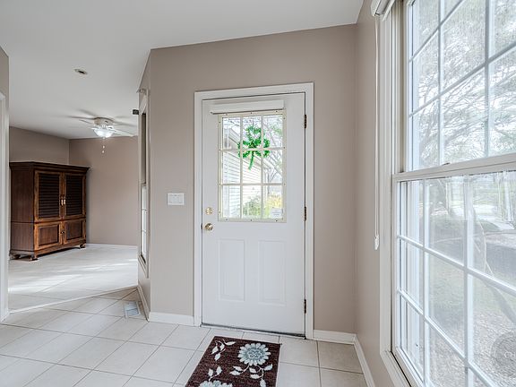 3rd image of 510 Harlowe Ln