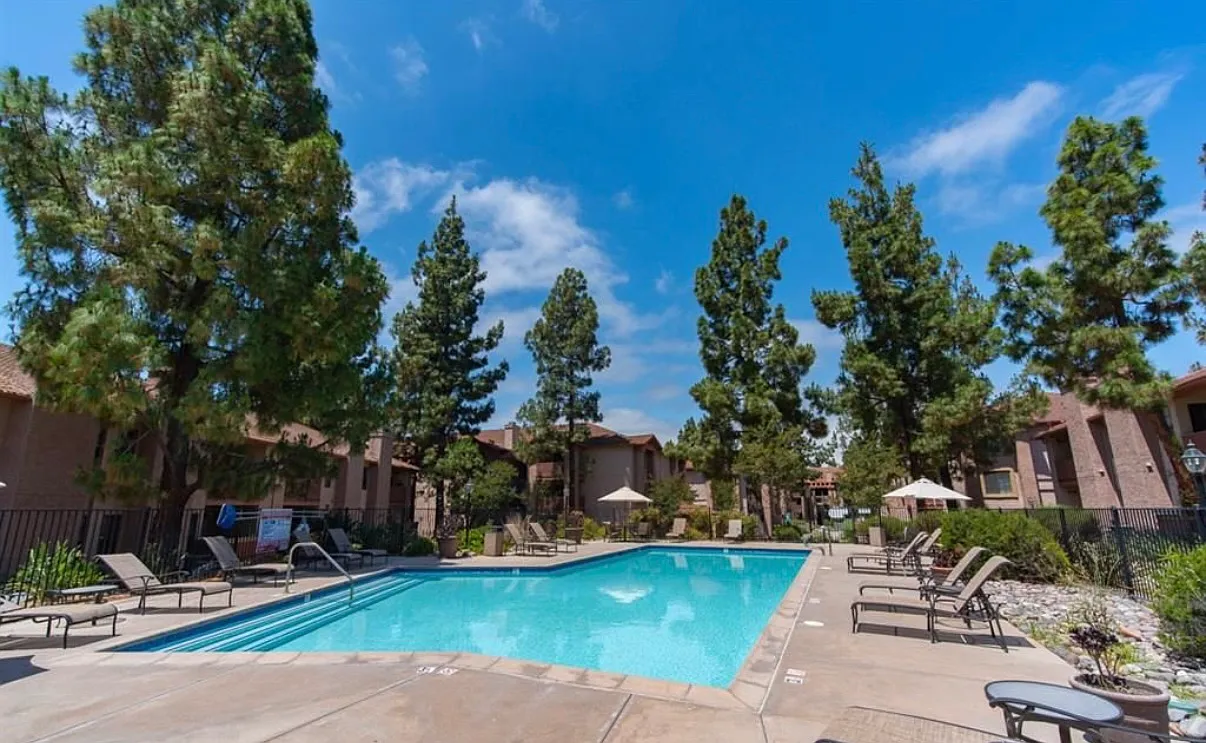Alta Carmel Ct, San Diego — Photo 2