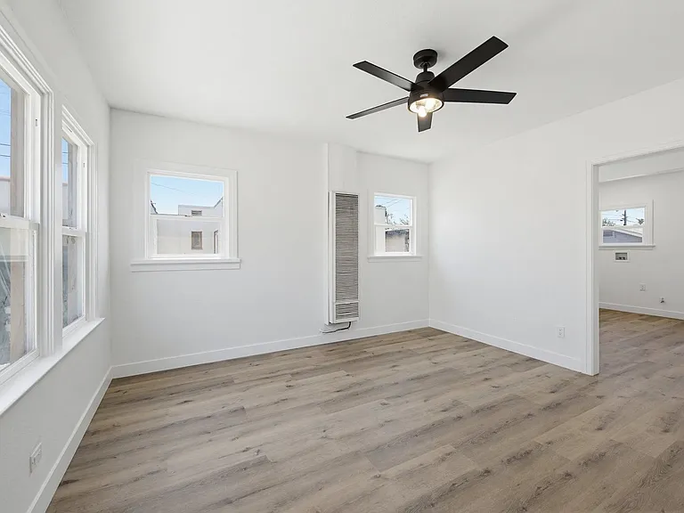 1510 W 52nd St #1512.5 — Photo 3