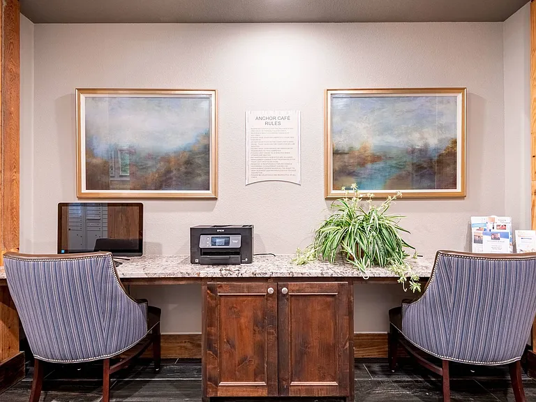Computer and media lounge