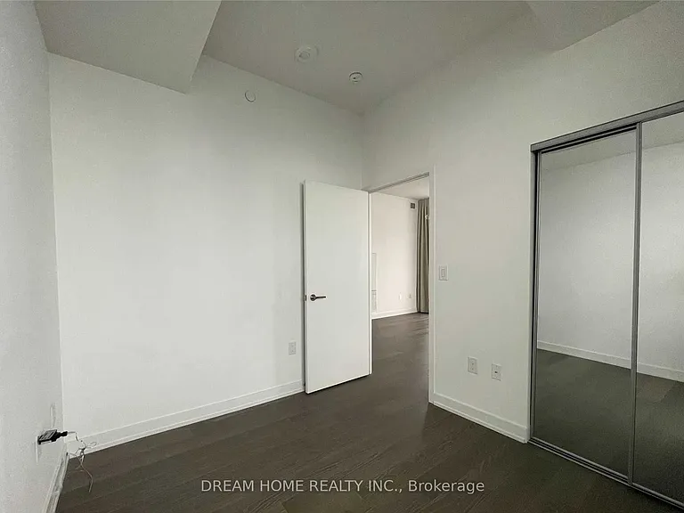 11 Wellesley St W #5102 — Photo 16