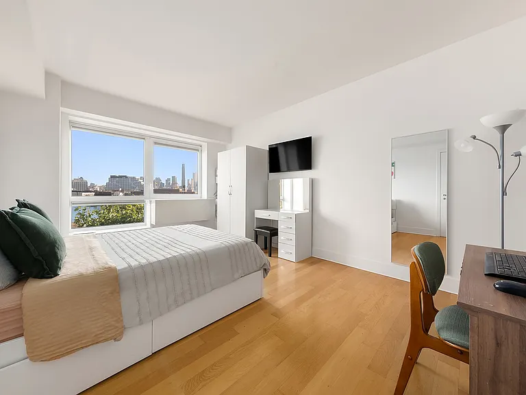 446 Kent Ave #5EE — Photo 6