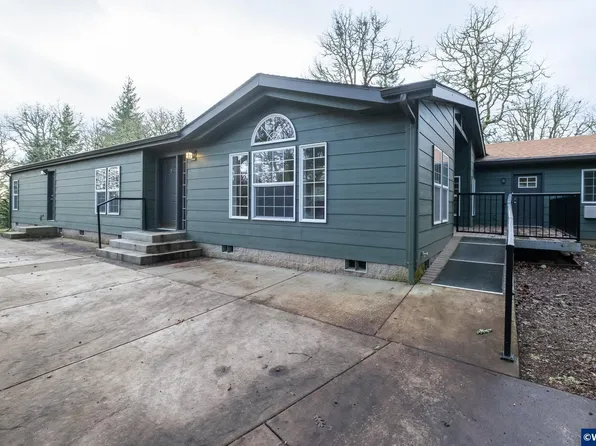 24869 Gap Rd, Brownsville, OR 97327