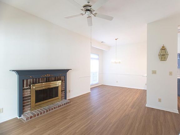 5th image of 600 Squire Ln APT 1E
