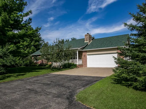 6584 Black River Dr, Jeddo, MI 48032