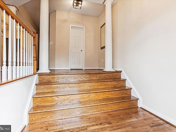 4th image of 3017 Barden Oaks Ct