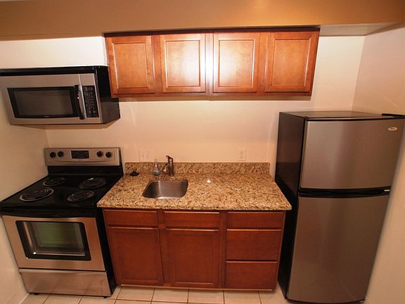 4th image of 4916 California St APT 05