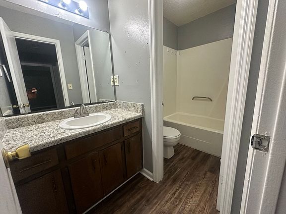 5th image of 1950 Midyette Ct #1B