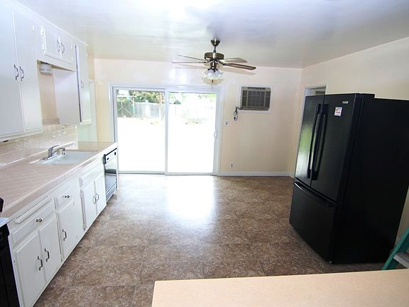 5th image of 5448 E Ebell St