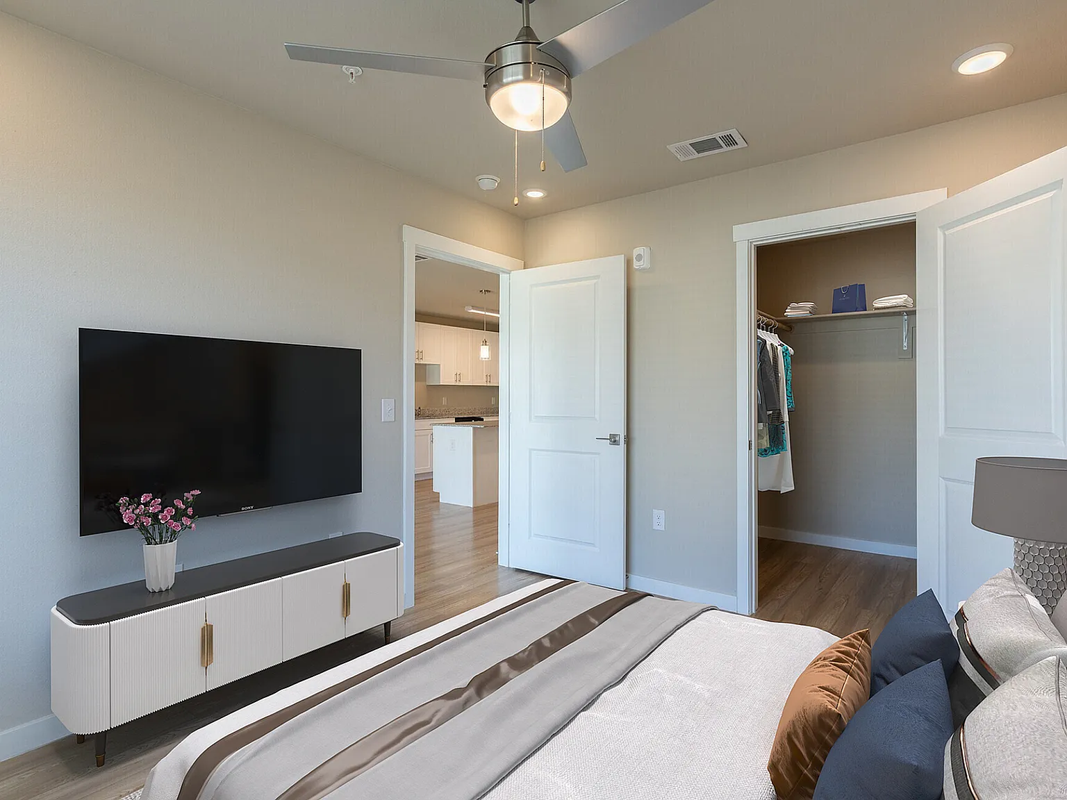 Camden Crossing — Photo 4