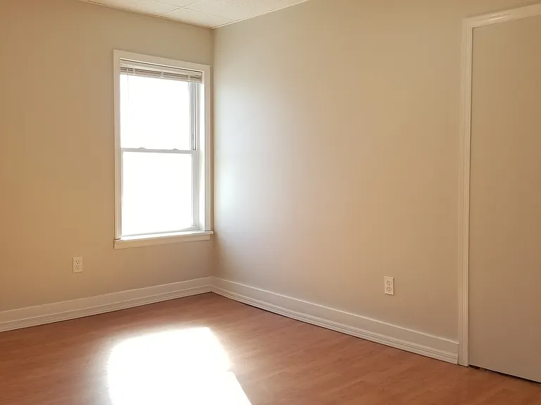 15 Walnut St — Photo 8