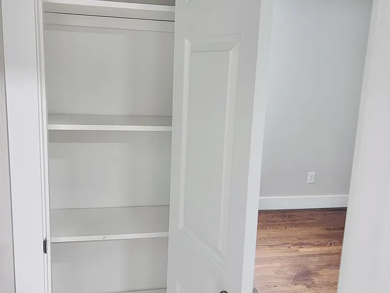 5683 Myrtle St — Photo 15