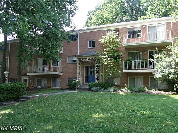 2nd image of 10626 Weymouth St #10626