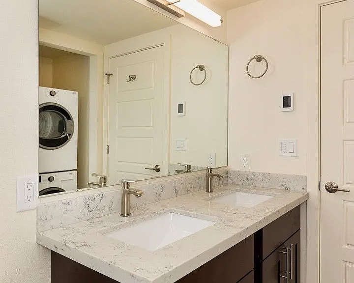 Seattle 3 Bedroom Apartment for Rent | Newly Remodeled Home with In-Unit Washer/Dryer, Private En... — Photo 32